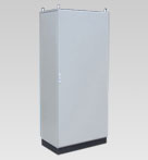 带安装板的并联机柜系统TS8，防护等级IP55，符合IEC60 529 标准；